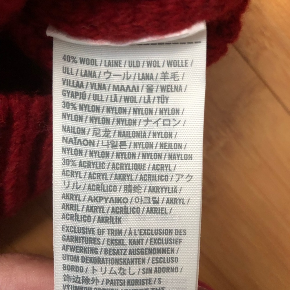 Red pullover sweater - Picture 4 of 4
